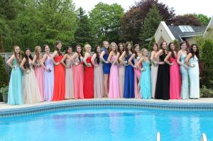 How my CANADIAN roommate and her friends dressed for prom… 